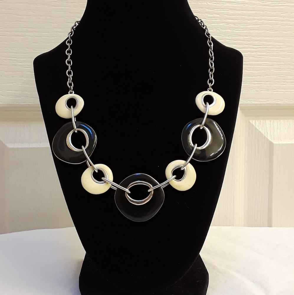 5/$15 Premier Designs Necklace